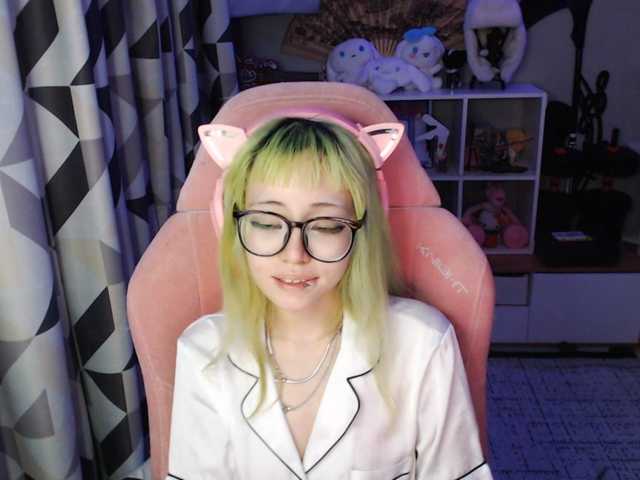 GertieCoach live cam on BongaCams