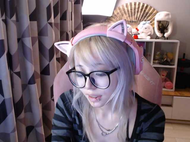 GertieCoach live cam on BongaCams