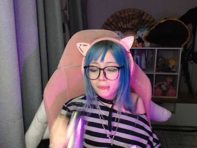 GertieCoach live cam on BongaCams