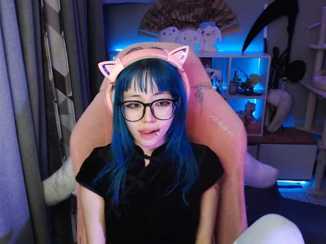 GertieCoach live cam on BongaCams