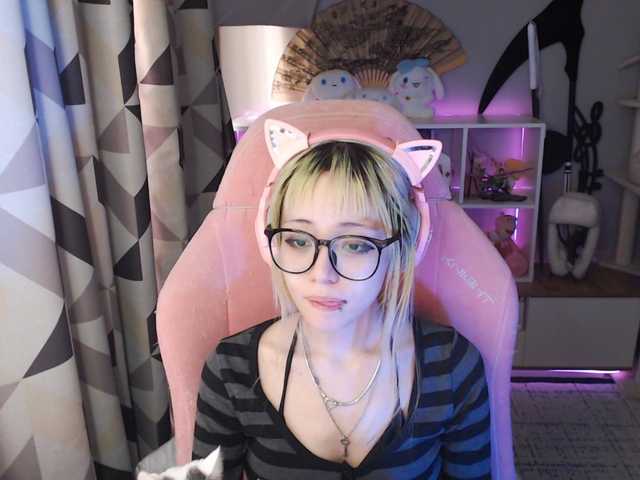 GertieCoach live cam on BongaCams