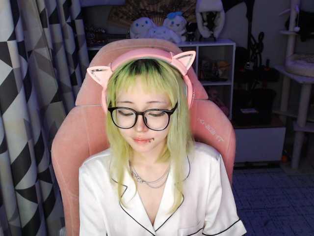 GertieCoach live cam on BongaCams