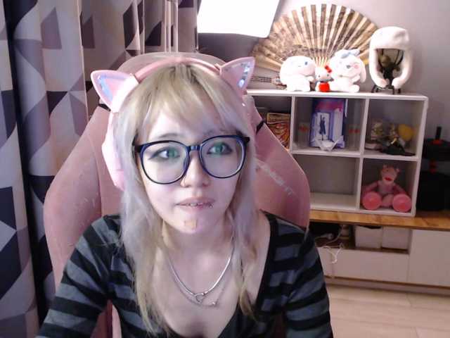 GertieCoach live cam on BongaCams