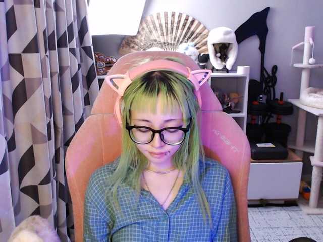 GertieCoach live cam on BongaCams