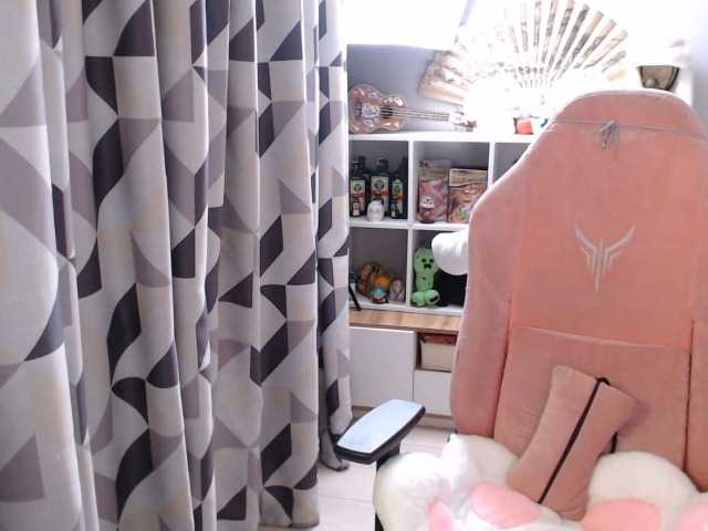 GertieCoach live cam on BongaCams