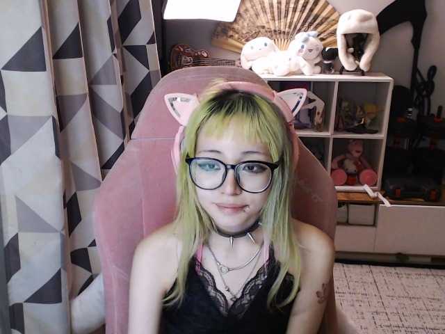 GertieCoach live cam on BongaCams