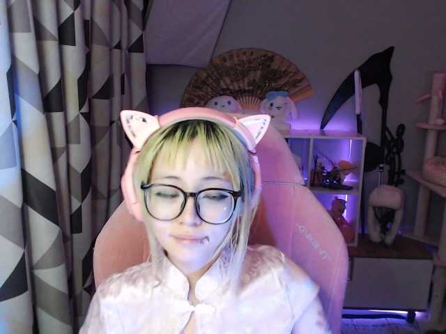 GertieCoach live cam on BongaCams