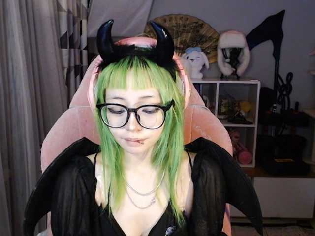 GertieCoach live cam on BongaCams