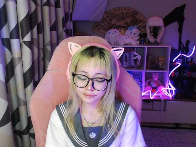 GertieCoach live cam on BongaCams