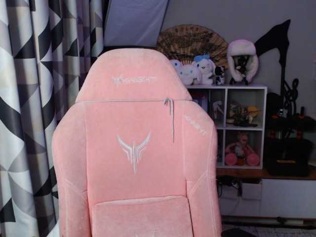 GertieCoach live cam on BongaCams