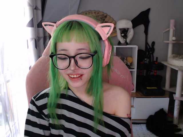GertieCoach live cam on BongaCams