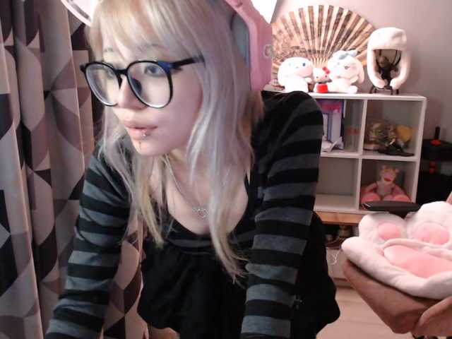 GertieCoach live cam on BongaCams