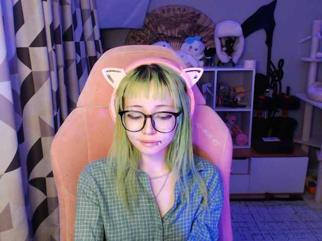 GertieCoach live cam on BongaCams