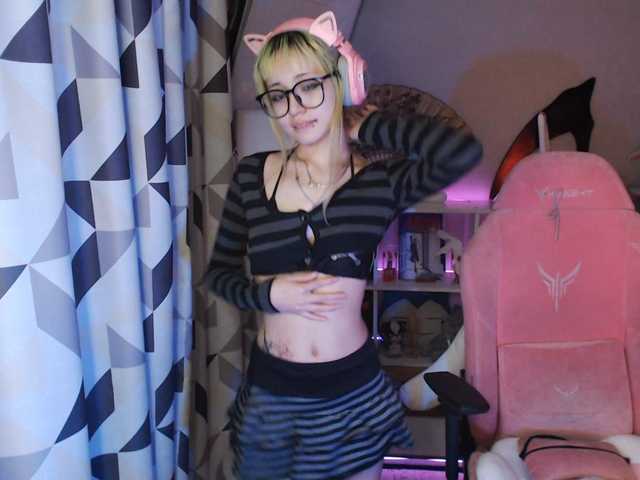 GertieCoach live cam on BongaCams