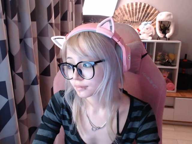 GertieCoach live cam on BongaCams