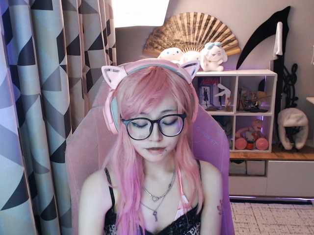 GertieCoach live cam on BongaCams