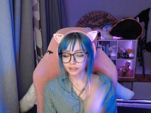 GertieCoach live cam on BongaCams