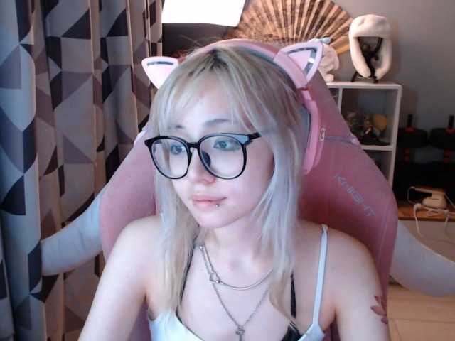 GertieCoach live cam on BongaCams