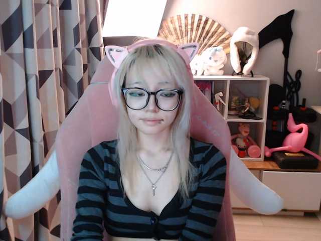 GertieCoach live cam on BongaCams