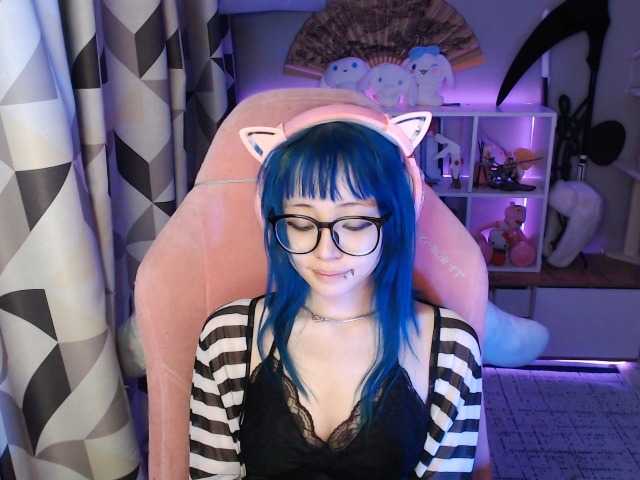 GertieCoach live cam on BongaCams