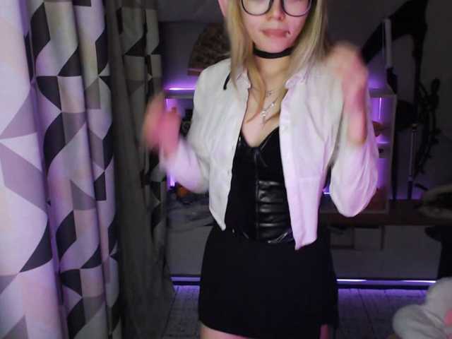 GertieCoach live cam on BongaCams