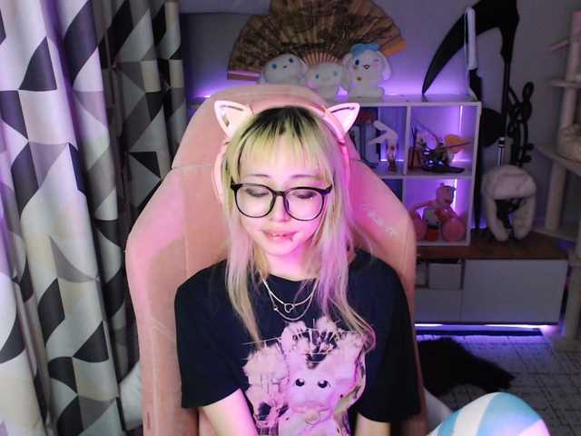 GertieCoach live cam on BongaCams