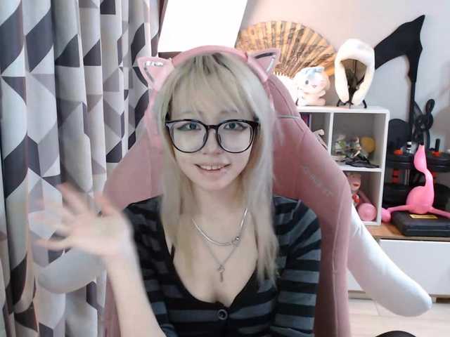 GertieCoach live cam on BongaCams