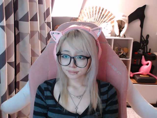GertieCoach live cam on BongaCams