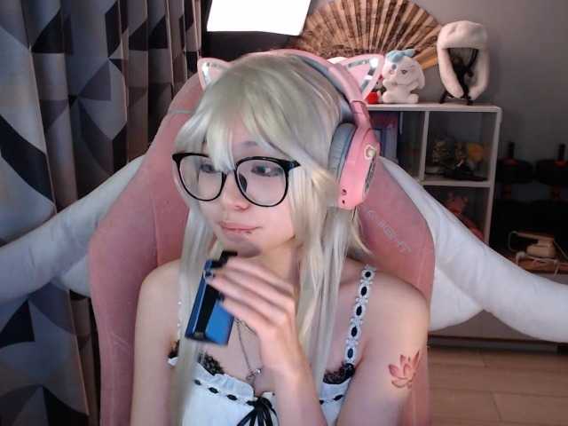 GertieCoach live cam on BongaCams