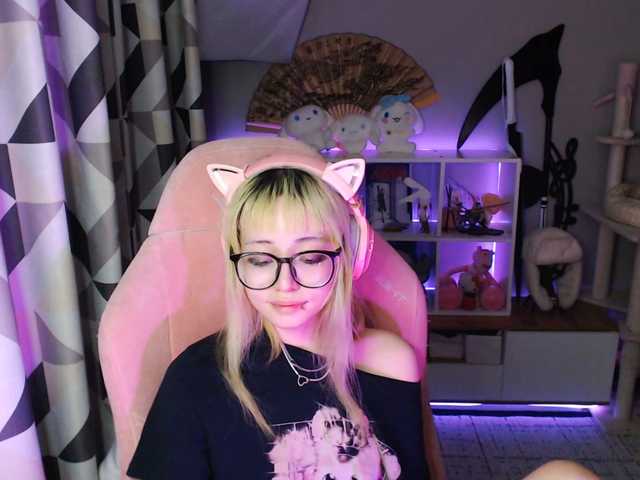 GertieCoach live cam on BongaCams