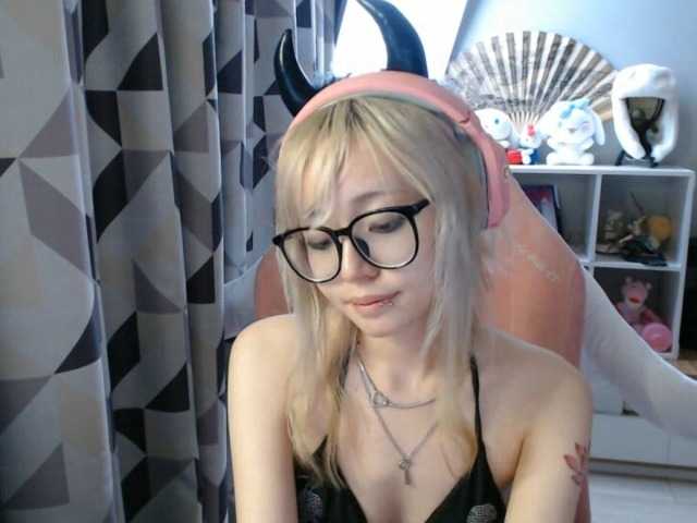 GertieCoach live cam on BongaCams