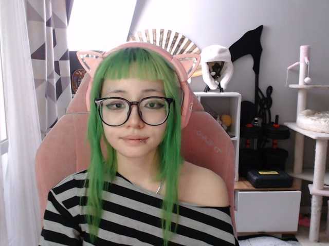 GertieCoach live webcam show