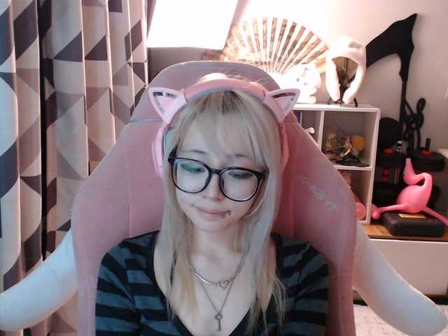 GertieCoach live cam on BongaCams