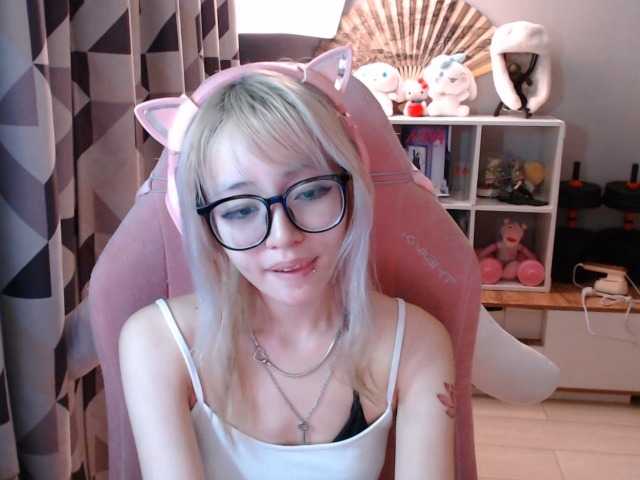 GertieCoach live cam on BongaCams