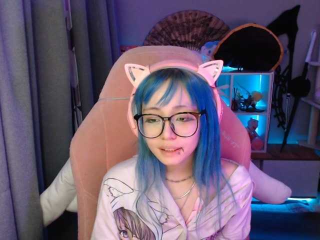 GertieCoach live cam on BongaCams