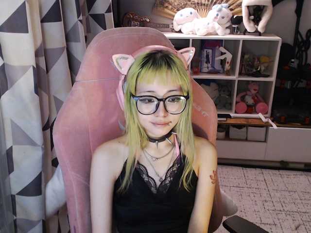 GertieCoach live cam on BongaCams