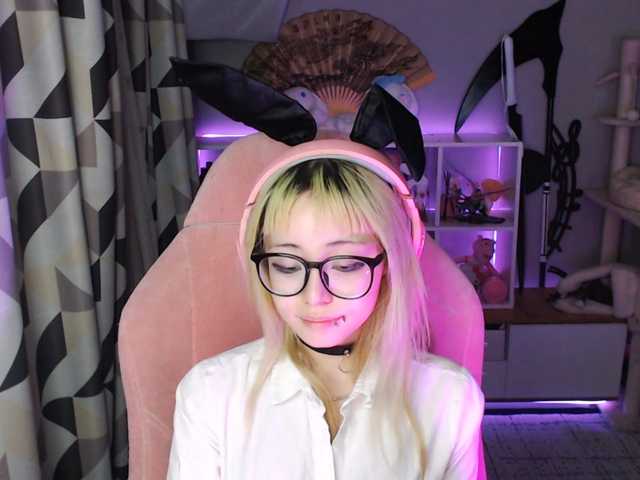 GertieCoach live cam on BongaCams