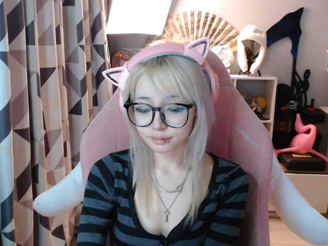 GertieCoach live cam on BongaCams
