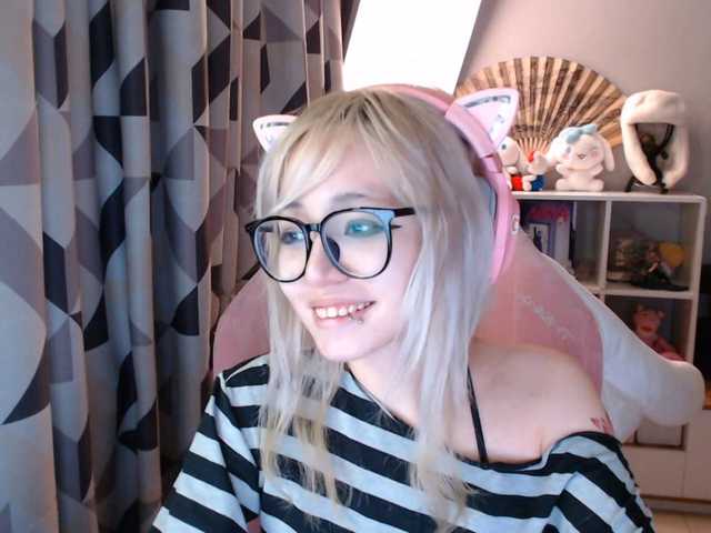GertieCoach live cam on BongaCams