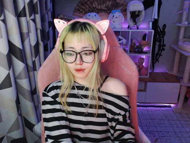 GertieCoach live cam on BongaCams