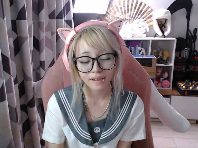 GertieCoach live cam on BongaCams