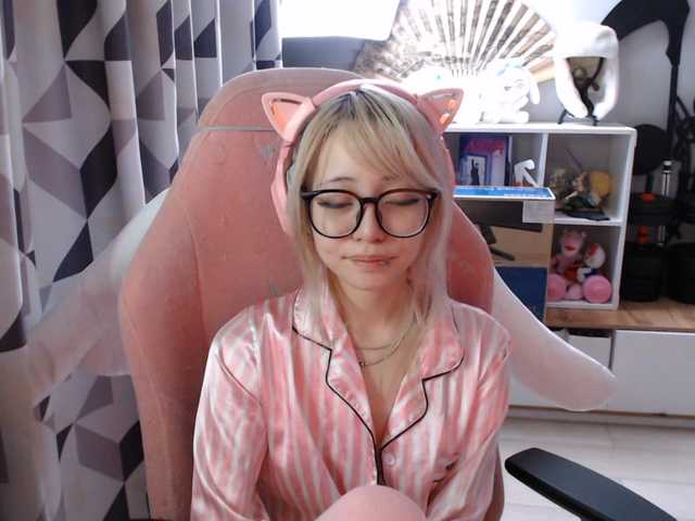 GertieCoach live cam on BongaCams