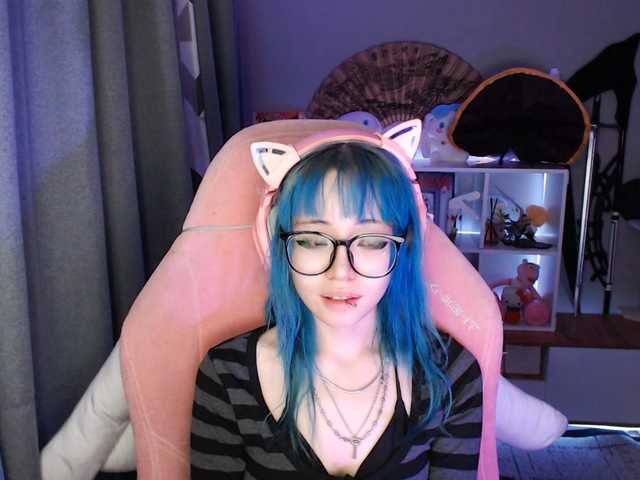 GertieCoach live cam on BongaCams
