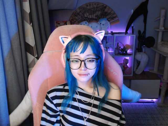 GertieCoach live cam on BongaCams