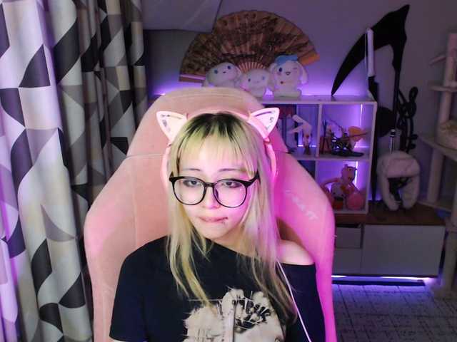 GertieCoach live cam on BongaCams