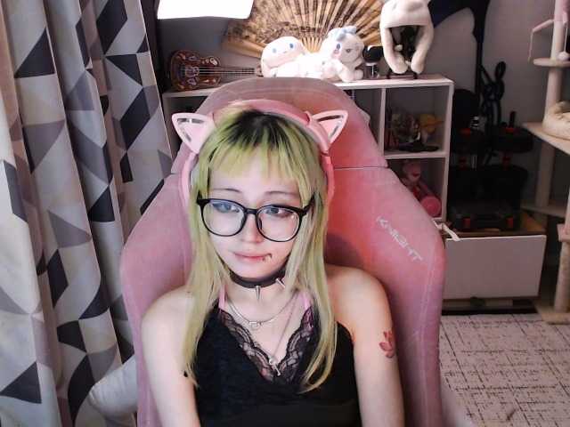 GertieCoach live cam on BongaCams