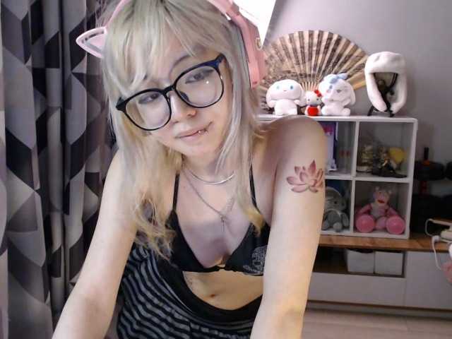 GertieCoach live cam on BongaCams