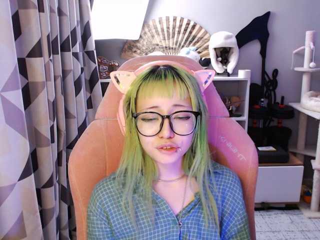 GertieCoach live cam on BongaCams