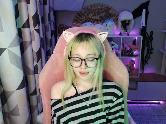 GertieCoach live cam on BongaCams