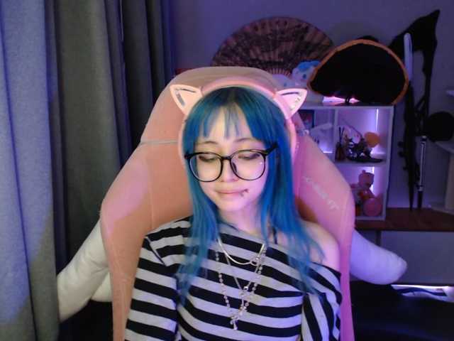 GertieCoach live cam on BongaCams